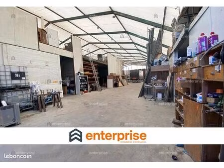 local 2 000 m²