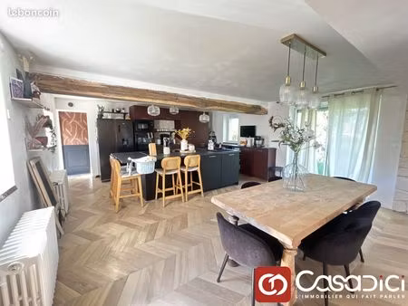 propriété 7 pièces 182 m²