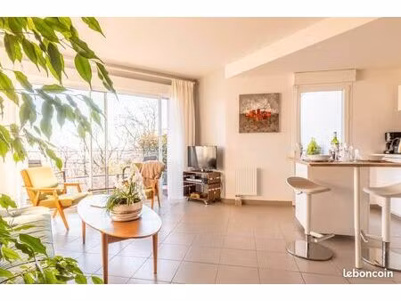 appartement calme avec vue et jardin