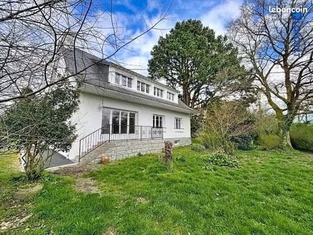 propriété 7 pièces 275 m²