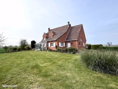 propriété 5 pièces 268 m²