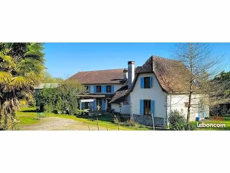 maison 2 pièces 313 m²