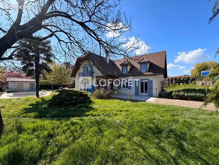 maison 7 pièces 177 m²