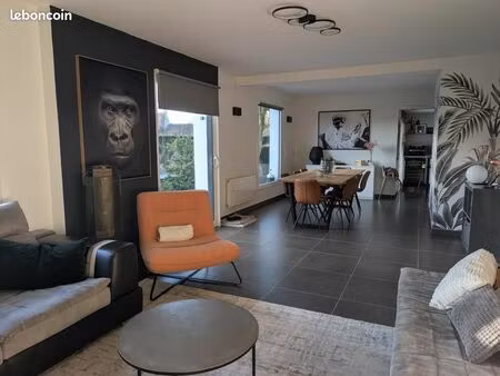 villa 6 pièces 150 m²