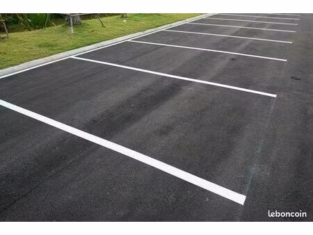 hivernage / place de parking extérieur / camping-car