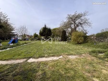 terrain 566 m² doue