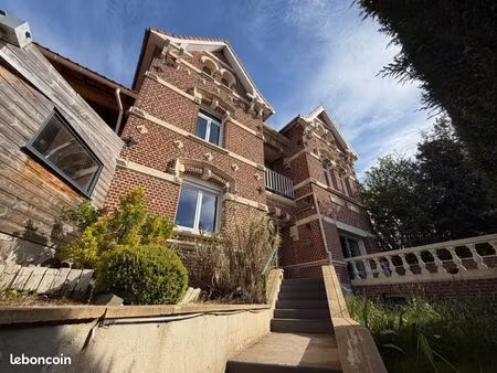 maison 7 pièces 201 m²