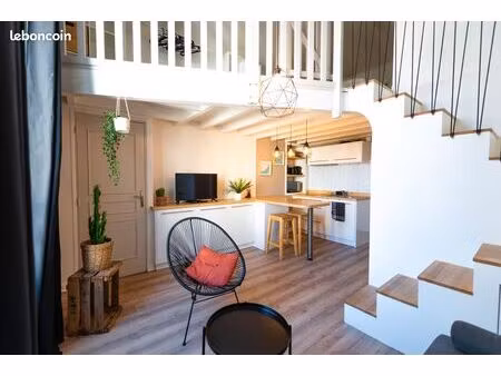 studio 20m2 avec mezzanine 12m2-etudiant septembre à juin-biarritz