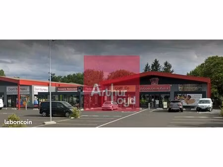 local commercial 280 m² lempdes