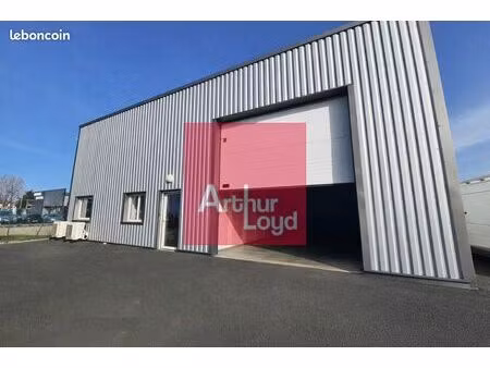 local d'activite 250 m² pont du chateau