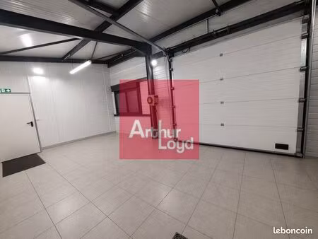 local d'activite 83 m² thiers