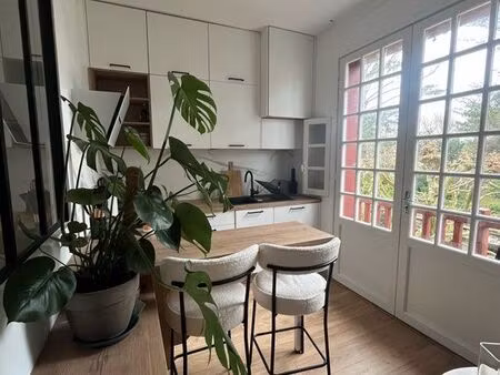 sous-location studio neuf avec balcon centre biarritz 500m plage