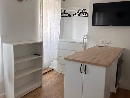 studio tout équipé fraîchement rénové