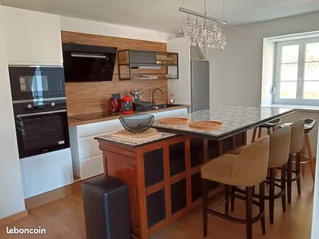 logement t5  tout équipé  4 chambres