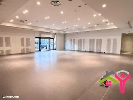 local commercial 250 m²