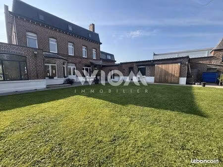 maison 12 pièces 327 m²