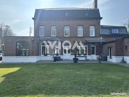 maison 12 pièces 327 m²