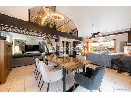 longère 6 pièces 193 m²