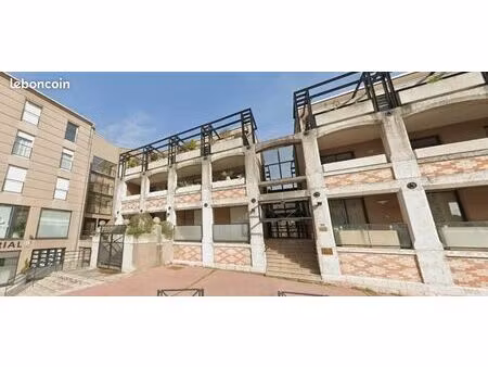 garage / box 11 m² macon