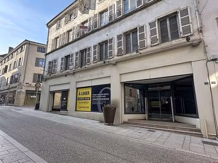 local commercial de 60 m2 - macon centre ville