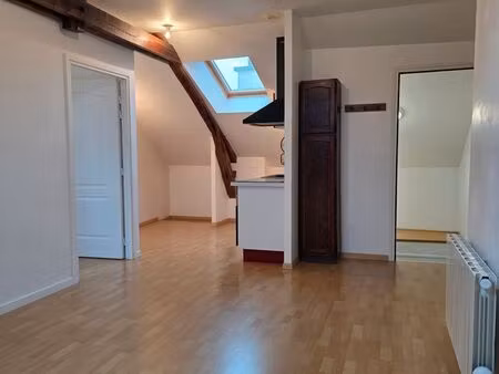 charmant f2 de 35 m² – parking – centre-ville  gare à pied (3 min)