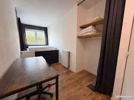 ◊ chambre meublée face estaca et rer c sqy