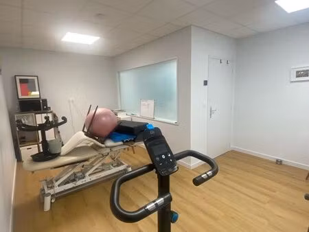 bureau de 17 m2 en rdc avec salle d’attente  accès pmr