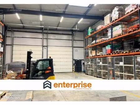 local d'activité 900 m²
