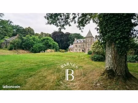 chateau 15 pièces 880 m²