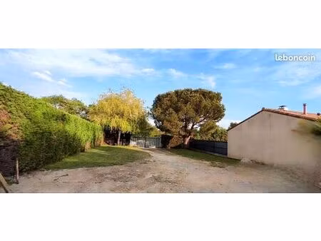 terrain viabilisé  constructible proche mer