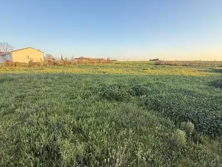 terrain 834 m² serenac