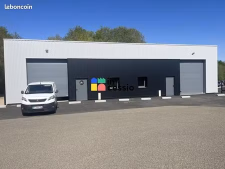 local d'activité 200 m²