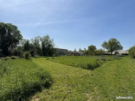 terrain 1358 m² amuré