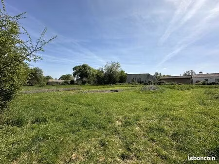 terrain 2158 m² amuré