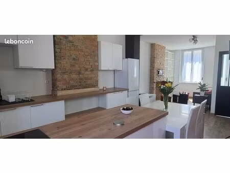 grand t2 dans petit immeuble de 3 appartements quartier calme