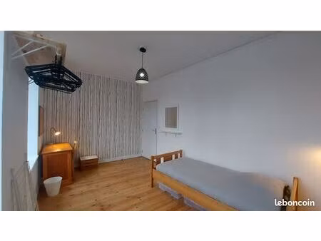 chambre meublée 14 m²