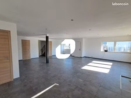 bureaux 266 m²