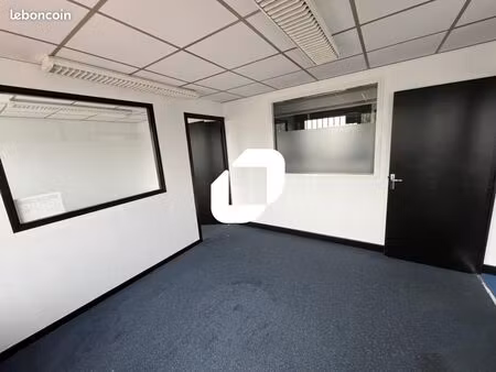 bureaux 446 m²