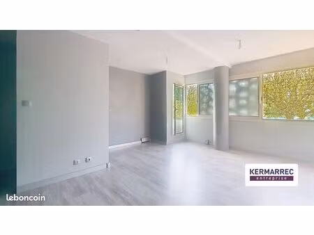 bureaux 27 m² vannes