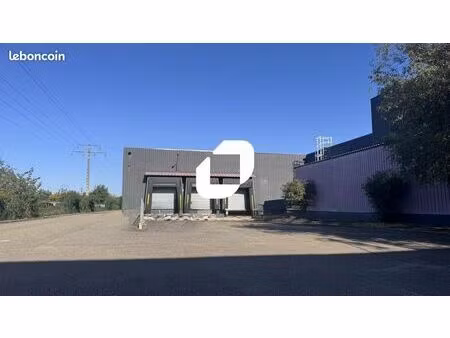 local industriel 1 644 m²