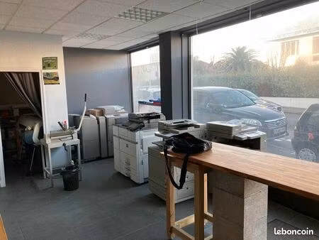 local commercial 38 m² biarritz