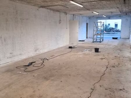 local de 110m2 a loué