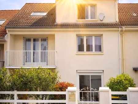 maison 135 m² évolutive – 5 pièces dont 3 chambres – garage 60 m² – combles aménageables –