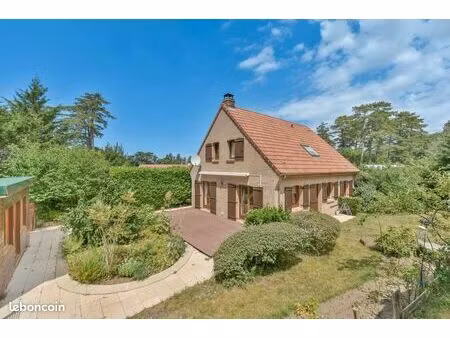 villa 8 pièces 125 m²