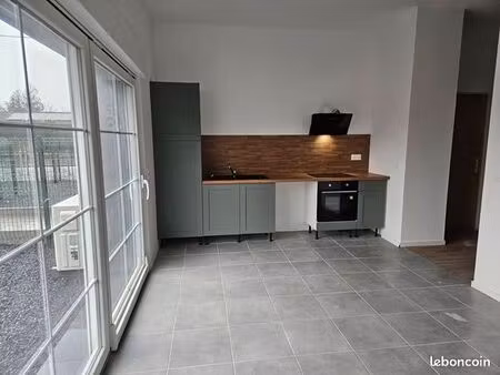 t3  de 77 m²  neuf  jamais occupé avec parking