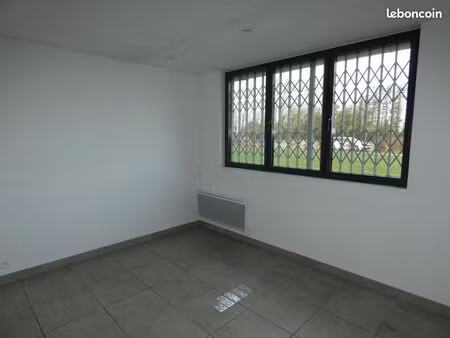 bureaux  entrepôt 2375 m² wormhout