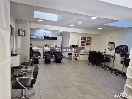 local coiffure 160 m²
