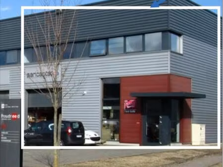 local d'activité 409 m²