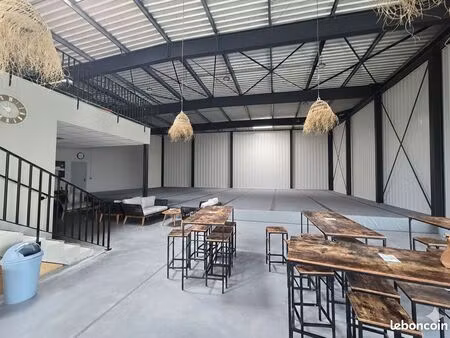 local 750 m² vannes