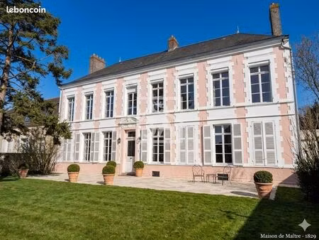 maison 10 pièces 265 m²